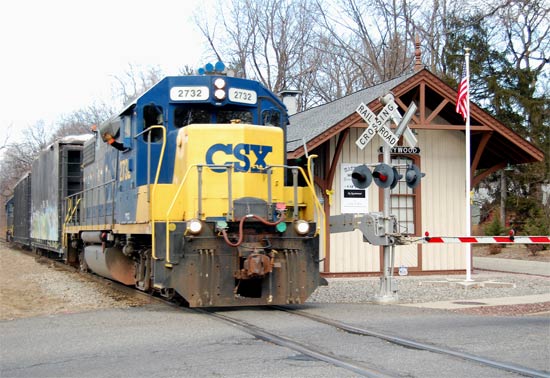 CSX2732_WS2MaywoodNJ012708C.jpg